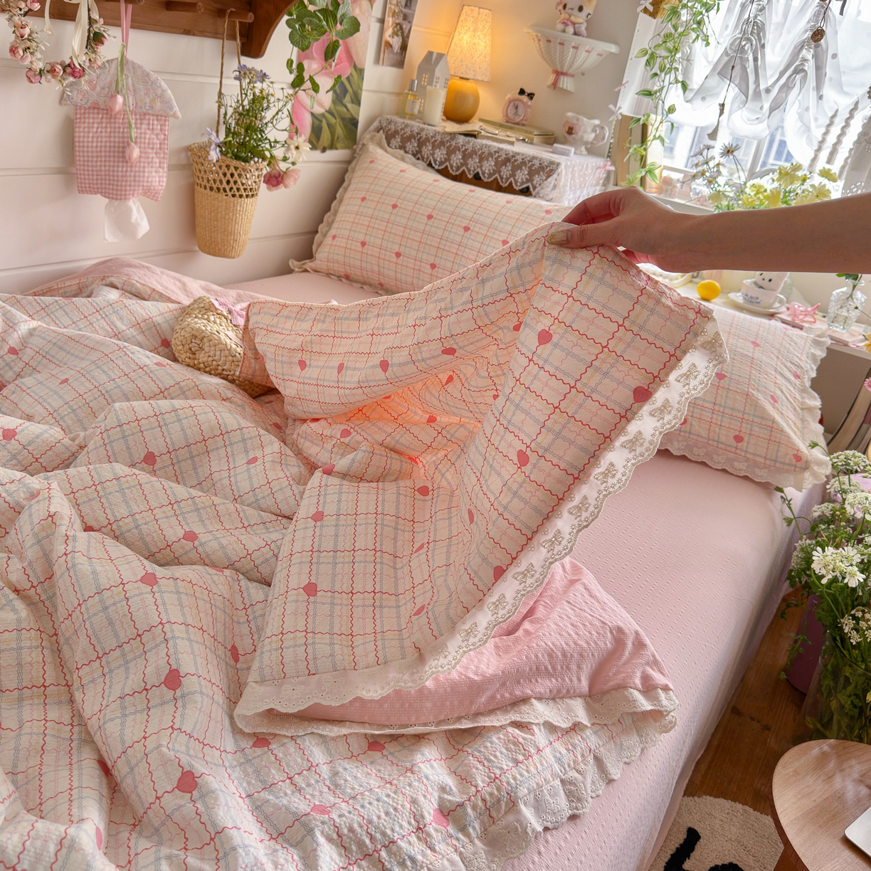 91家纺网 家纺一手货源 找家纺 初念 2026新款泡芙纱全花边夏被四件套 花笺-格格心