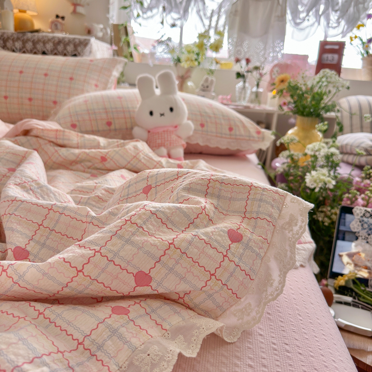 91家纺网 家纺一手货源 找家纺 初念 2026新款泡芙纱全花边夏被四件套 花笺-格格心