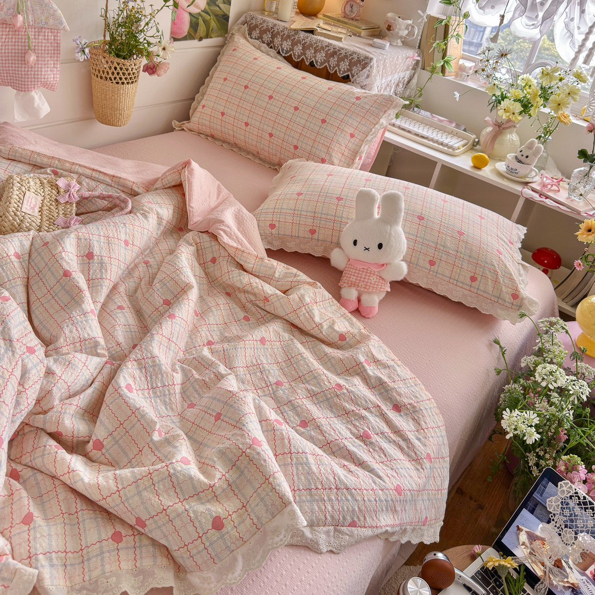 91家纺网 家纺一手货源 找家纺 初念 2026新款泡芙纱全花边夏被四件套 花笺-格格心