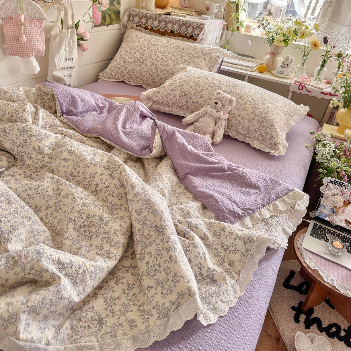 91家纺网 家纺一手货源 找家纺 初念 2026新款泡芙纱全花边夏被四件套 花笺-蕾丝花匣