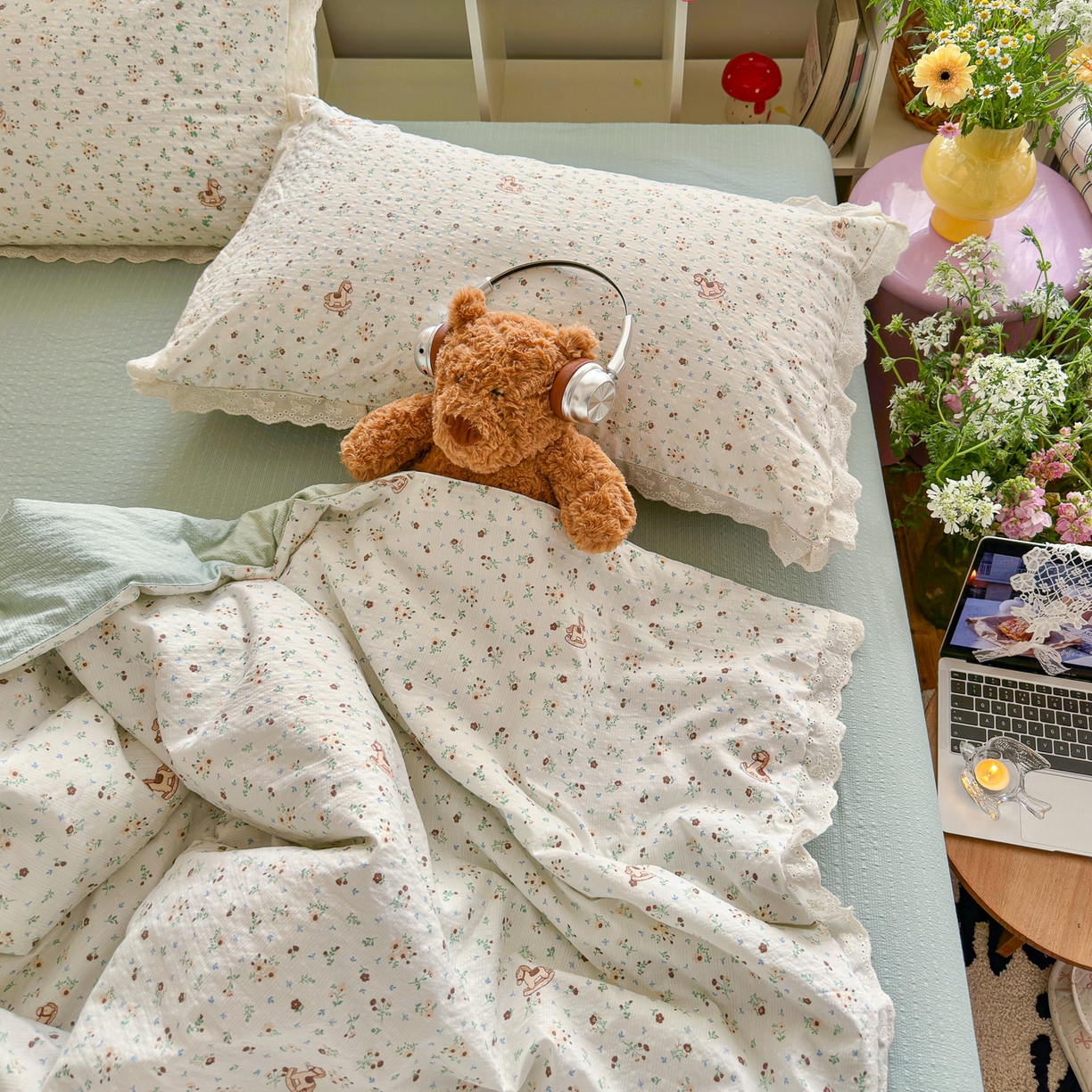 91家纺网 家纺一手货源 找家纺 初念 2026新款泡芙纱全花边夏被四件套 花笺-木马小花团