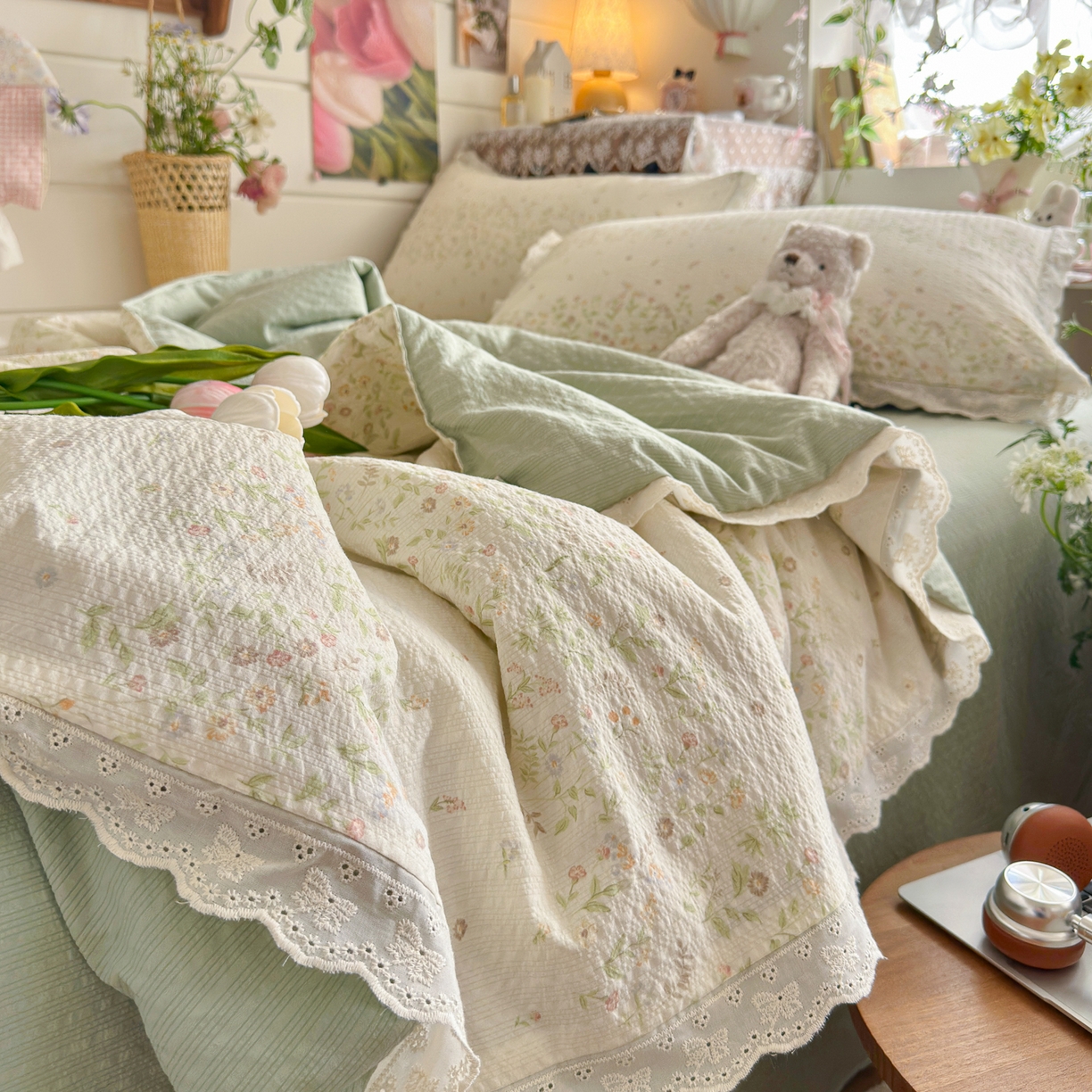 91家纺网 家纺一手货源 找家纺 初念 2026新款泡芙纱全花边夏被四件套 花笺-浅夏花信