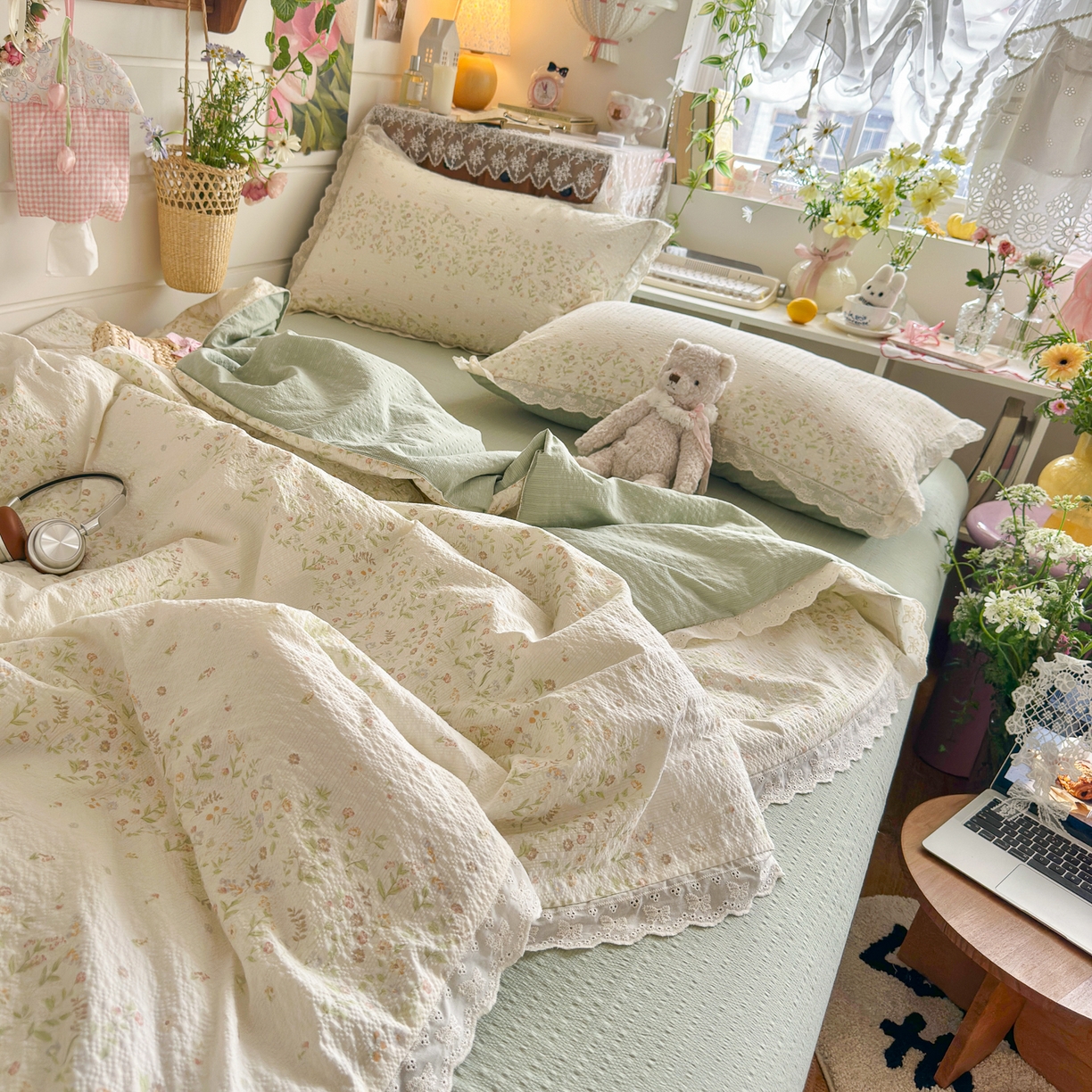 91家纺网 家纺一手货源 找家纺 初念 2026新款泡芙纱全花边夏被四件套 花笺-浅夏花信