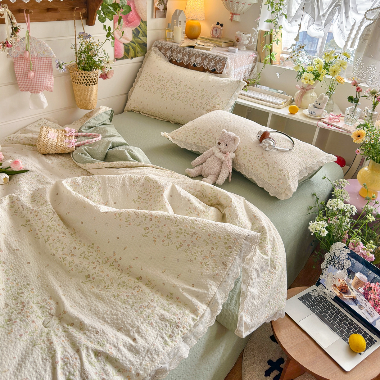 91家纺网 家纺一手货源 找家纺 初念 2026新款泡芙纱全花边夏被四件套 花笺-浅夏花信