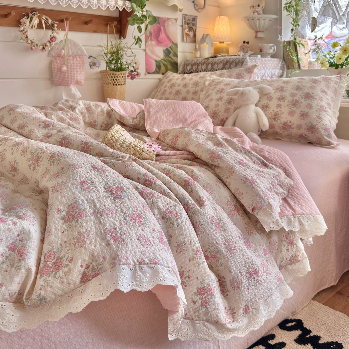 91家纺网 家纺一手货源 找家纺 初念 2026新款泡芙纱全花边夏被四件套 花笺-日光漫游