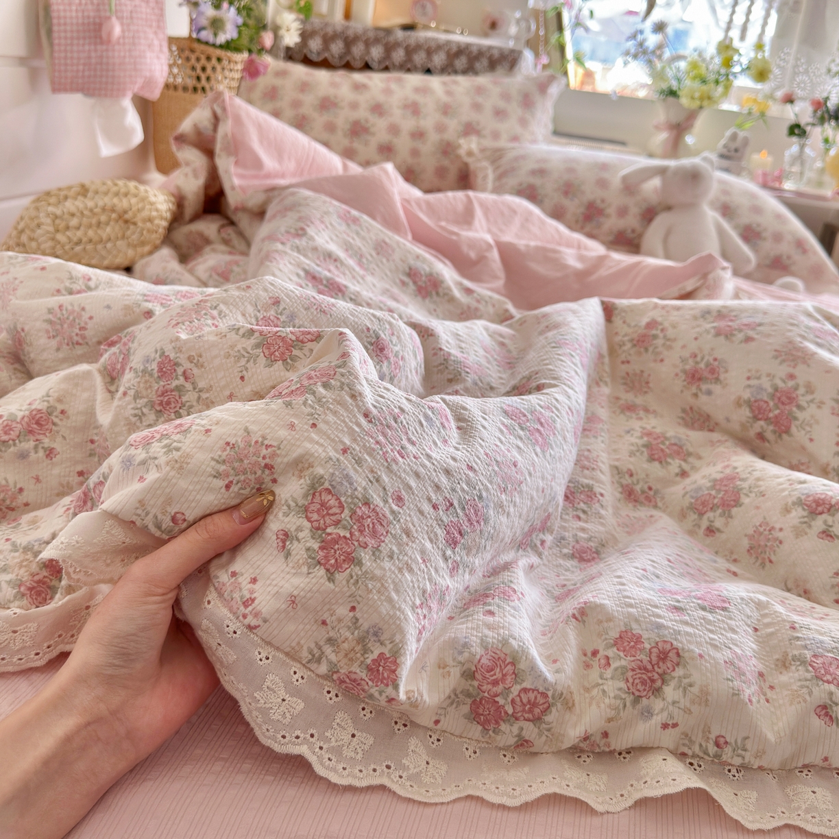 91家纺网 家纺一手货源 找家纺 初念 2026新款泡芙纱全花边夏被四件套 花笺-日光漫游