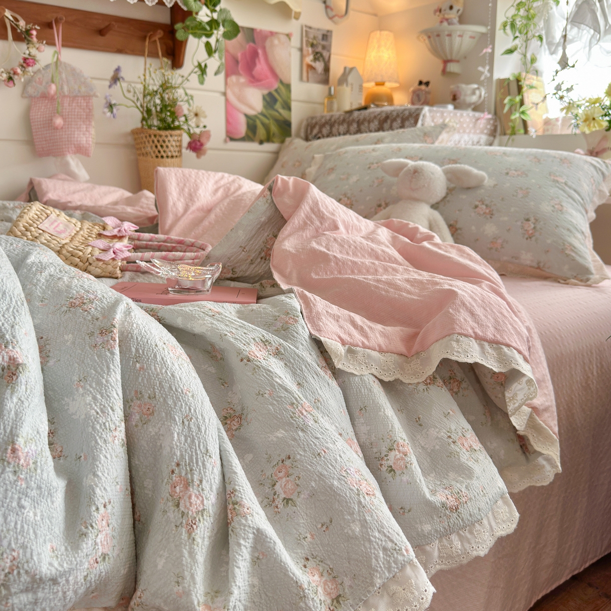 91家纺网 家纺一手货源 找家纺 初念 2026新款泡芙纱全花边夏被四件套 花笺-柔诗意