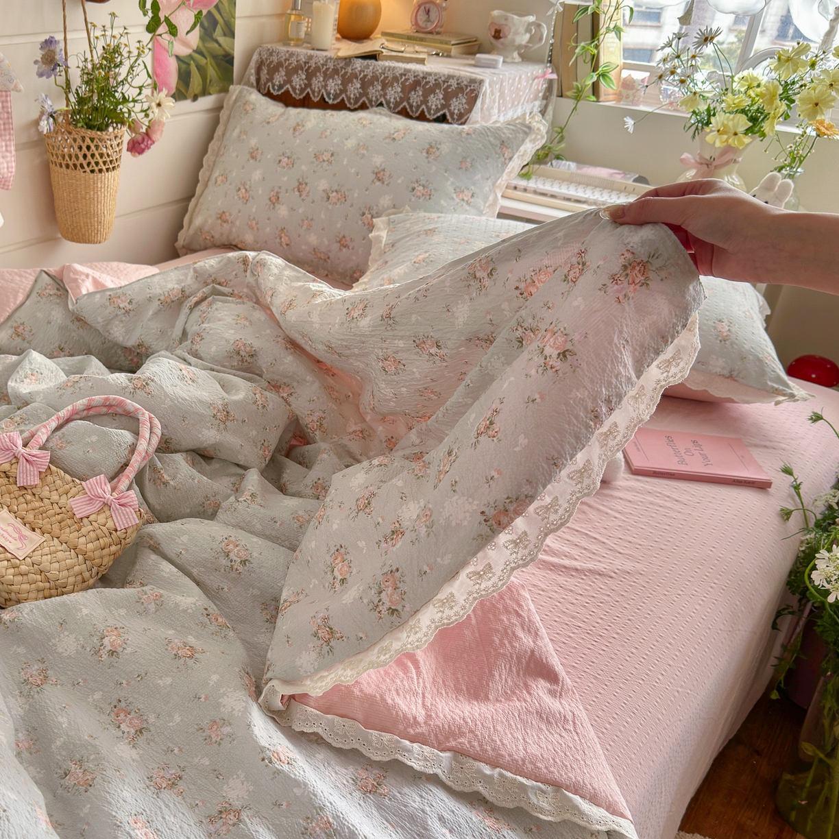 91家纺网 家纺一手货源 找家纺 初念 2026新款泡芙纱全花边夏被四件套 花笺-柔诗意
