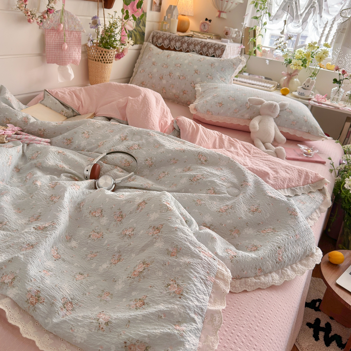 91家纺网 家纺一手货源 找家纺 初念 2026新款泡芙纱全花边夏被四件套 花笺-柔诗意