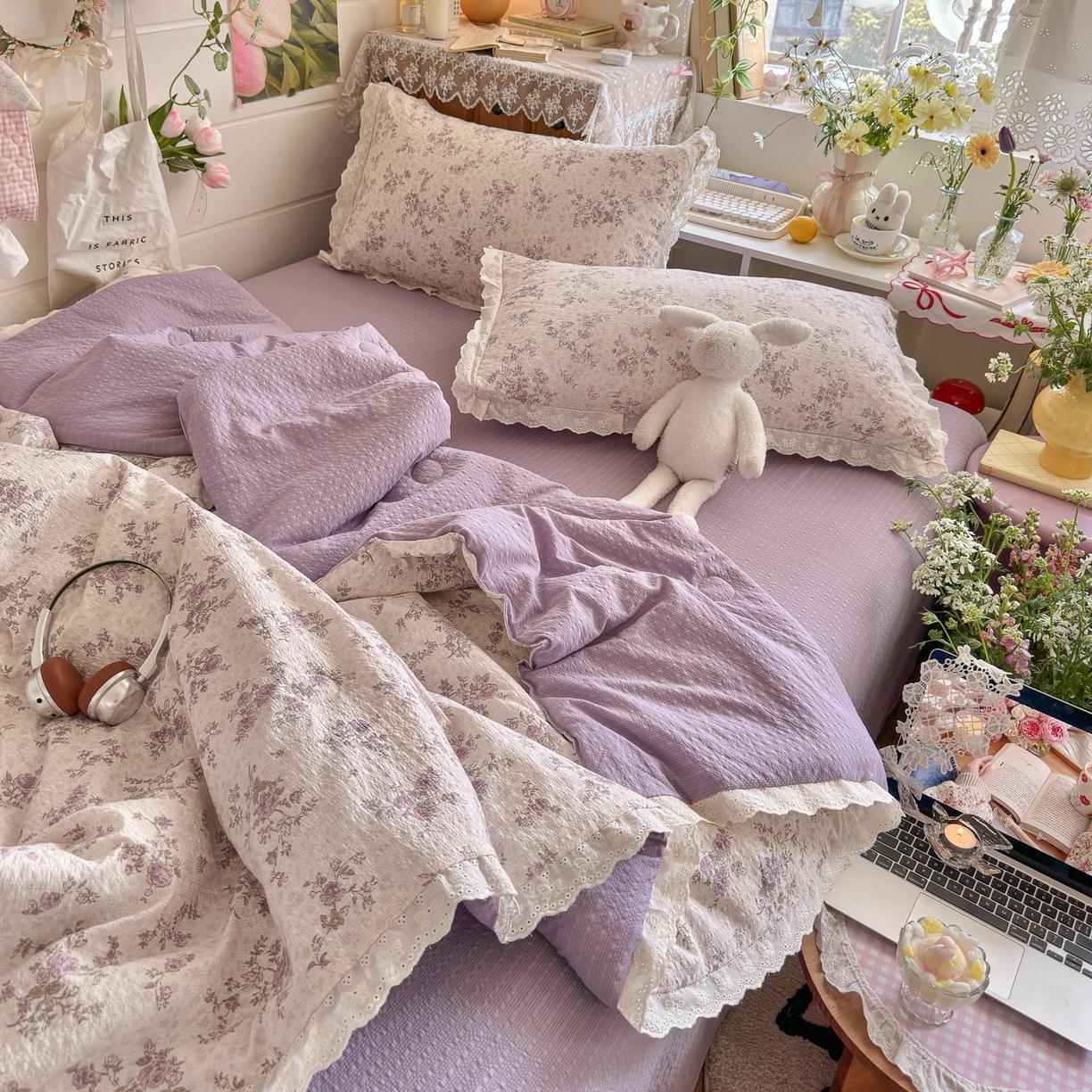 91家纺网 家纺一手货源 找家纺 初念 2026新款泡芙纱全花边夏被四件套 花笺-柔紫碎花屿