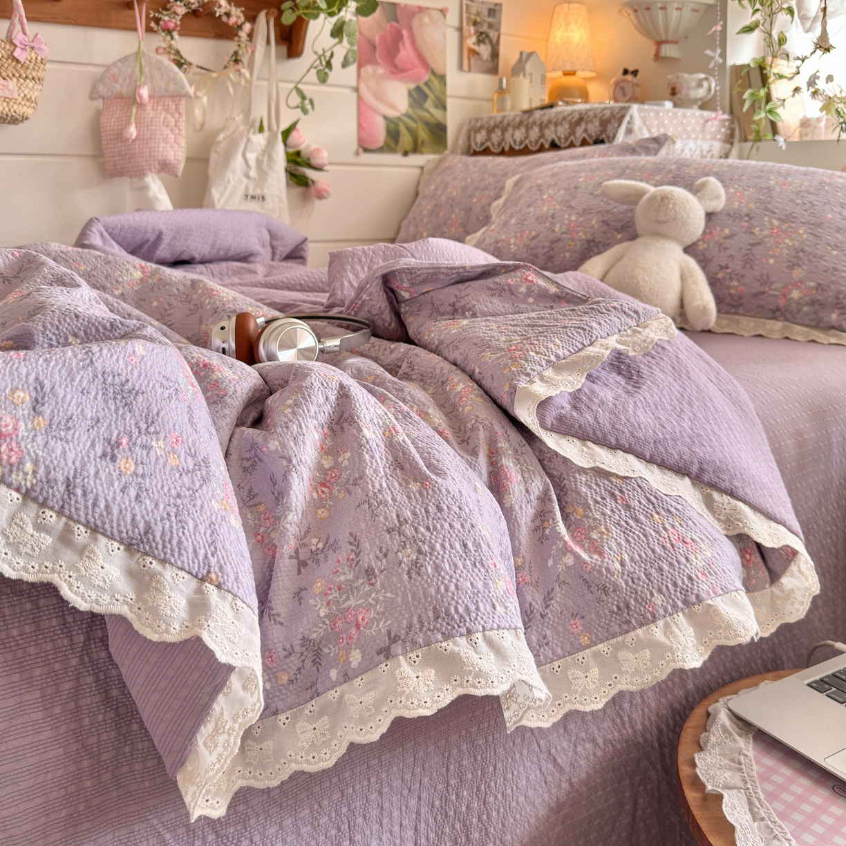 91家纺网 家纺一手货源 找家纺 初念 2026新款泡芙纱全花边夏被四件套 花笺-松间茶事