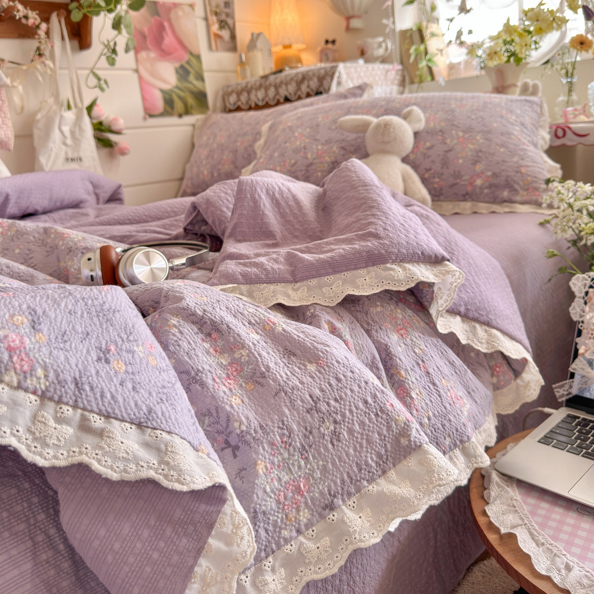 91家纺网 家纺一手货源 找家纺 初念 2026新款泡芙纱全花边夏被四件套 花笺-松间茶事