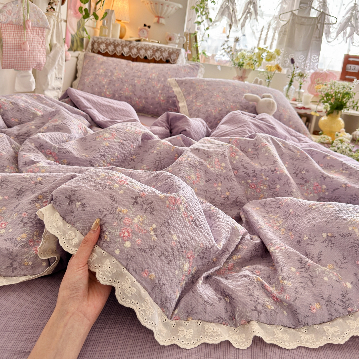 91家纺网 家纺一手货源 找家纺 初念 2026新款泡芙纱全花边夏被四件套 花笺-松间茶事