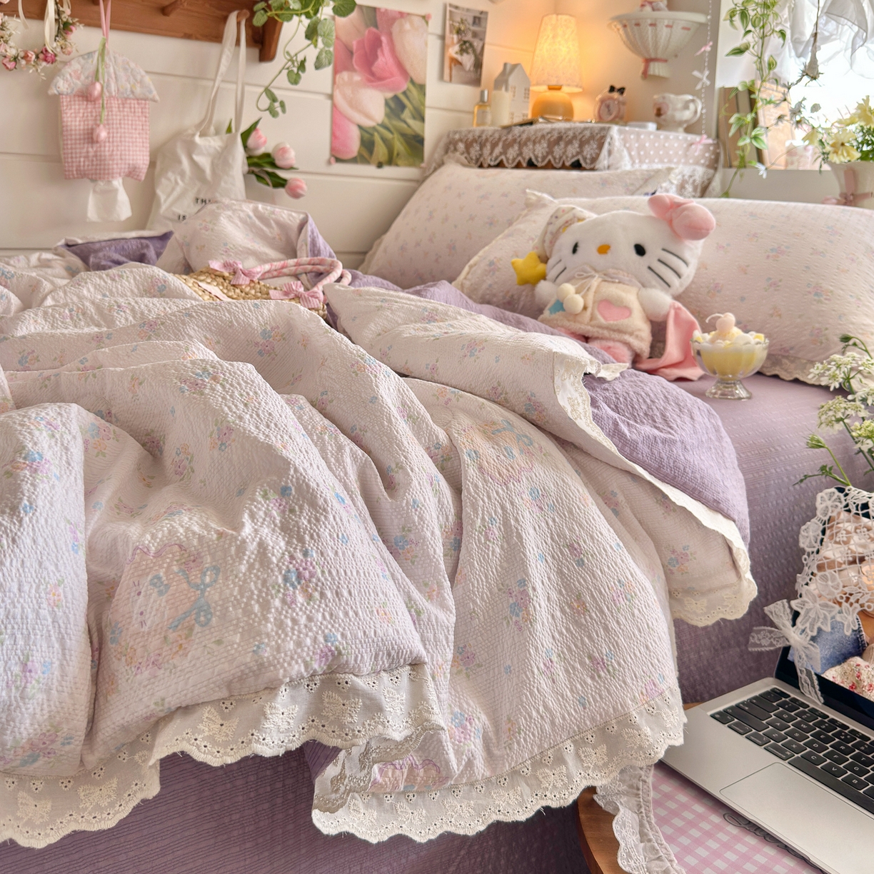 91家纺网 家纺一手货源 找家纺 初念 2026新款泡芙纱全花边夏被四件套 花笺-碎花藏甜