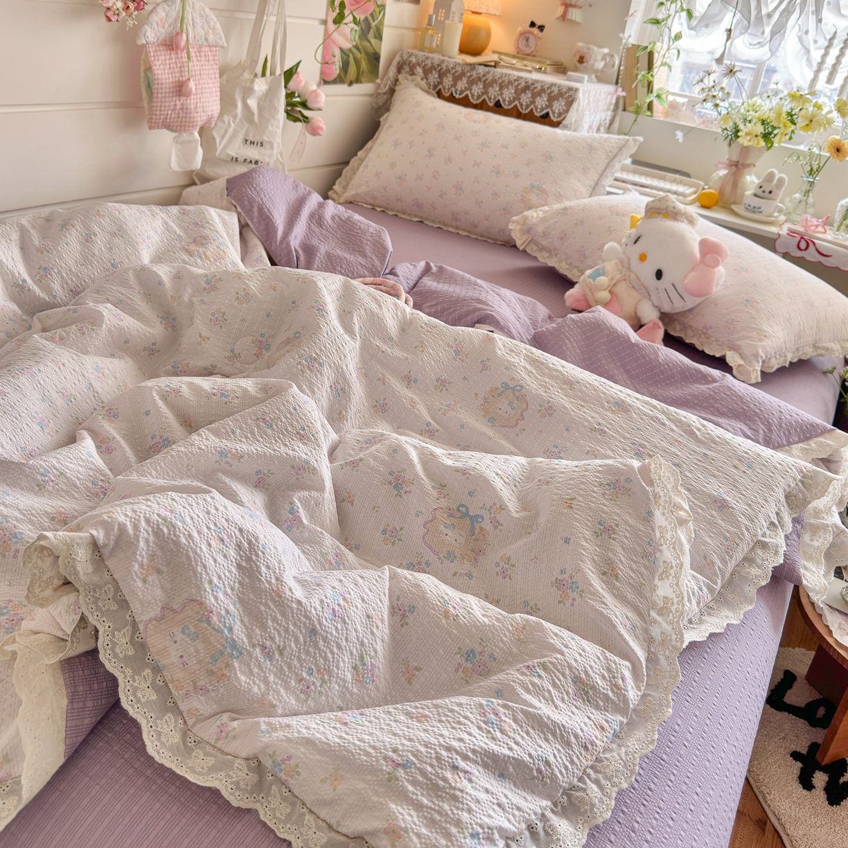 91家纺网 家纺一手货源 找家纺 初念 2026新款泡芙纱全花边夏被四件套 花笺-碎花藏甜