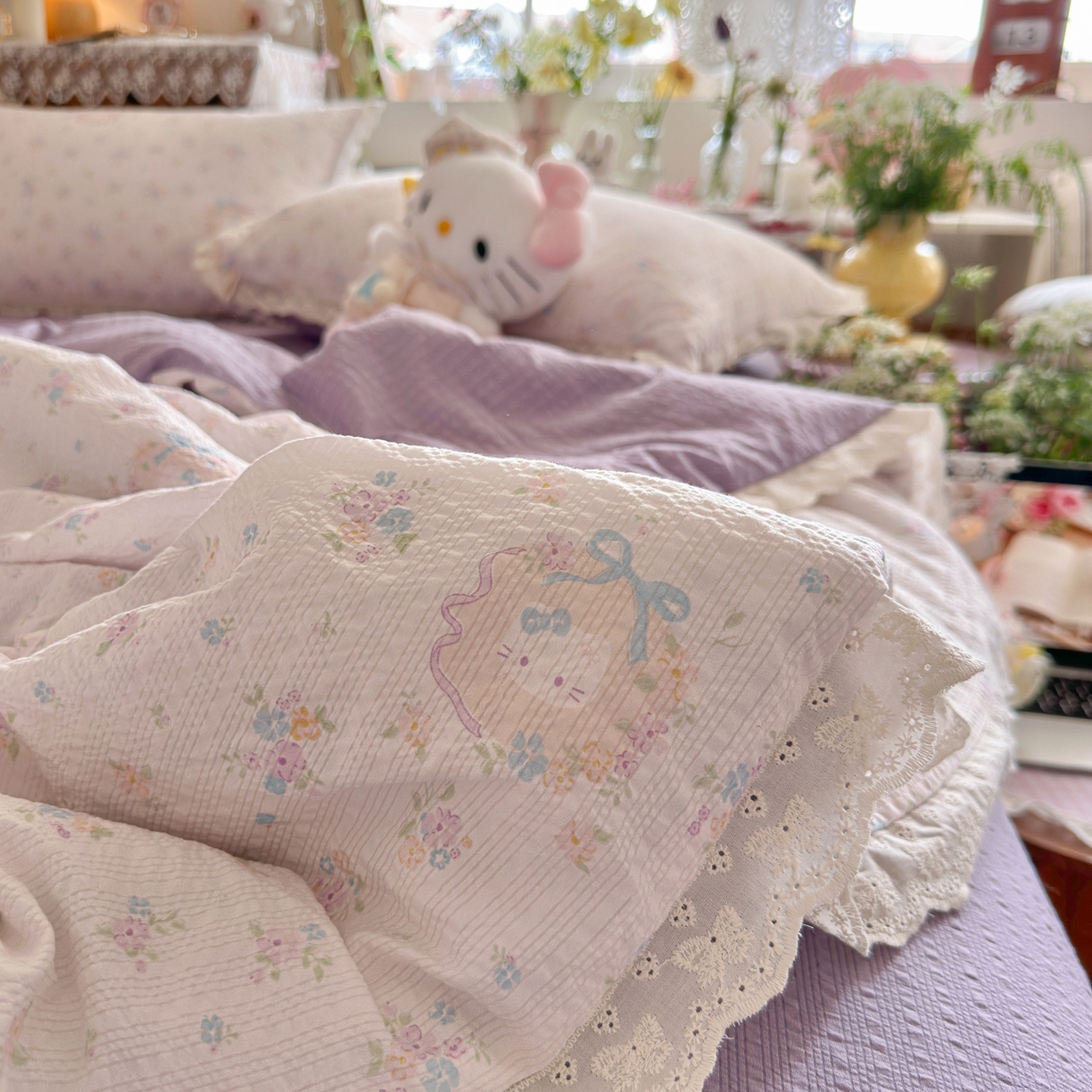 91家纺网 家纺一手货源 找家纺 初念 2026新款泡芙纱全花边夏被四件套 花笺-碎花藏甜