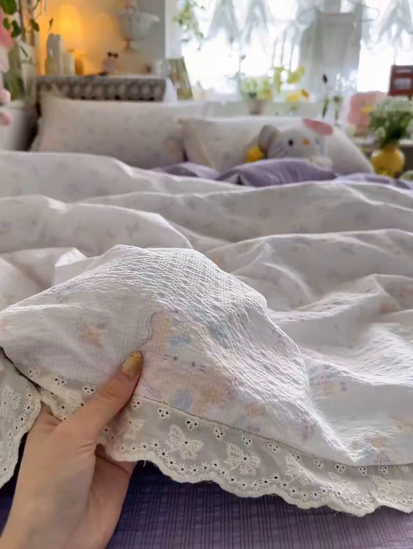 91家纺网 家纺一手货源 找家纺 初念 2026新款泡芙纱全花边夏被四件套 花笺-碎花藏甜