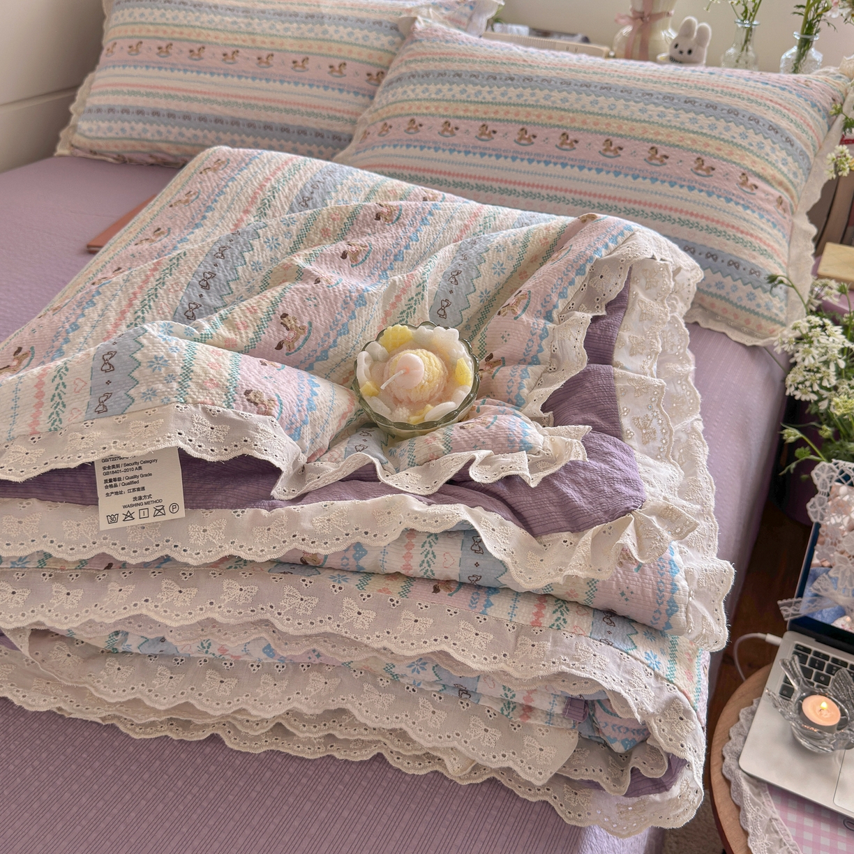 初念 2026新款泡芙纱全花边夏被四件套 花笺-甜心木马卷