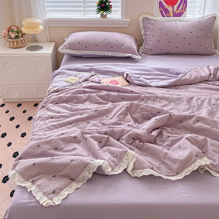 91家纺网 家纺一手货源 找家纺 梦纤绒 2026新款云感皱皱纱花边款夏被夏凉被空调被四件套 紫色蝴蝶结