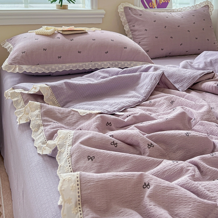 91家纺网 家纺一手货源 找家纺 梦纤绒 2026新款云感皱皱纱花边款夏被夏凉被空调被四件套 紫色蝴蝶结