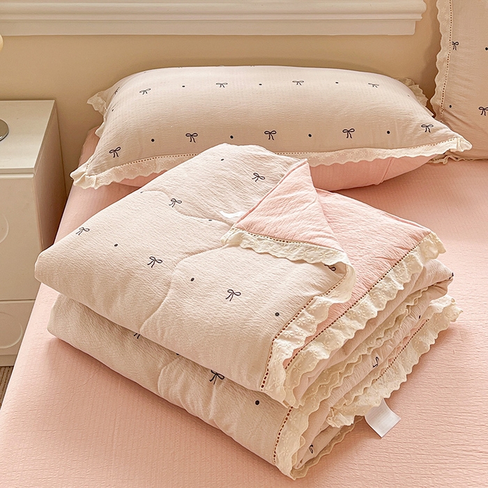 91家纺网 家纺一手货源 找家纺 梦纤绒 2026新款云感皱皱纱花边款夏被夏凉被空调被四件套 心意