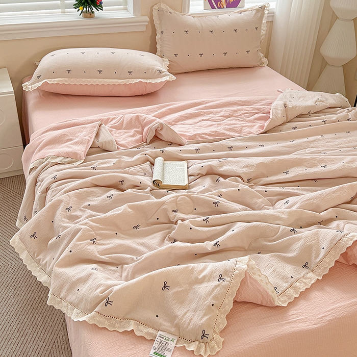 91家纺网 家纺一手货源 找家纺 梦纤绒 2026新款云感皱皱纱花边款夏被夏凉被空调被四件套 心意