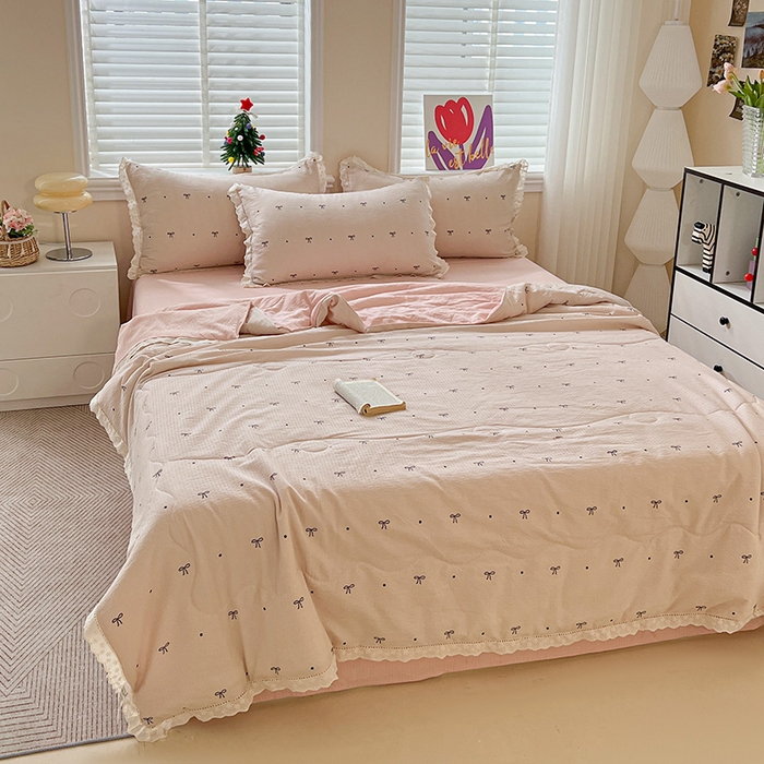 91家纺网 家纺一手货源 找家纺 梦纤绒 2026新款云感皱皱纱花边款夏被夏凉被空调被四件套 心意