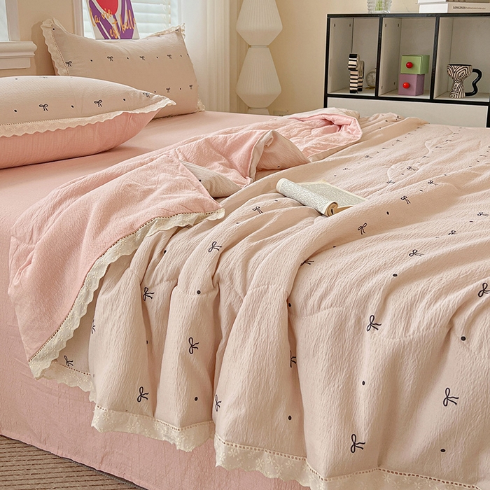 91家纺网 家纺一手货源 找家纺 梦纤绒 2026新款云感皱皱纱花边款夏被夏凉被空调被四件套 心意
