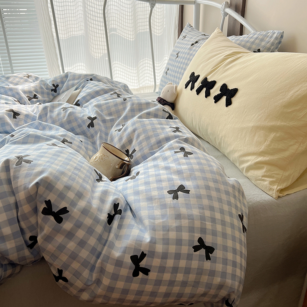 91家纺网 家纺一手货源 找家纺 桃子家居 2026新款A类全棉纯棉水洗棉蝴蝶结条纹小清新混搭毛巾绣枕套少女系四件套 水洗棉-蝴蝶结蓝黑
