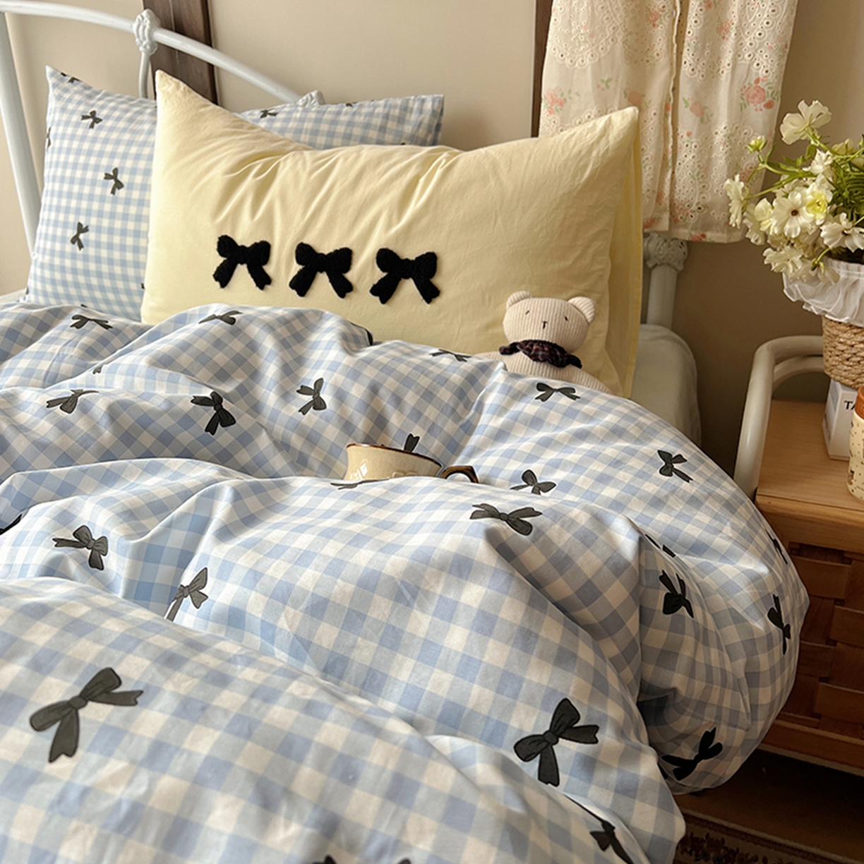 91家纺网 家纺一手货源 找家纺 桃子家居 2026新款A类全棉纯棉水洗棉蝴蝶结条纹小清新混搭毛巾绣枕套少女系四件套 水洗棉-蝴蝶结蓝黑