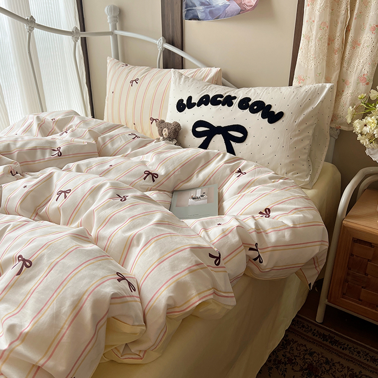 91家纺网 家纺一手货源 找家纺 桃子家居 2026新款A类全棉纯棉水洗棉蝴蝶结条纹小清新混搭毛巾绣枕套少女系四件套 水洗棉-粉柠奶黄条