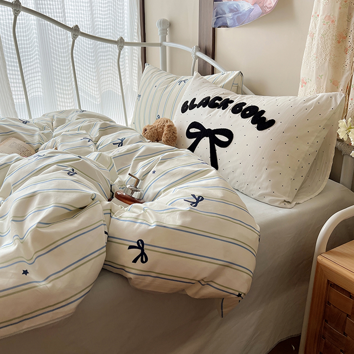 91家纺网 家纺一手货源 找家纺 桃子家居 2026新款A类全棉纯棉水洗棉蝴蝶结条纹小清新混搭毛巾绣枕套少女系四件套 水洗棉-海盐薄荷条