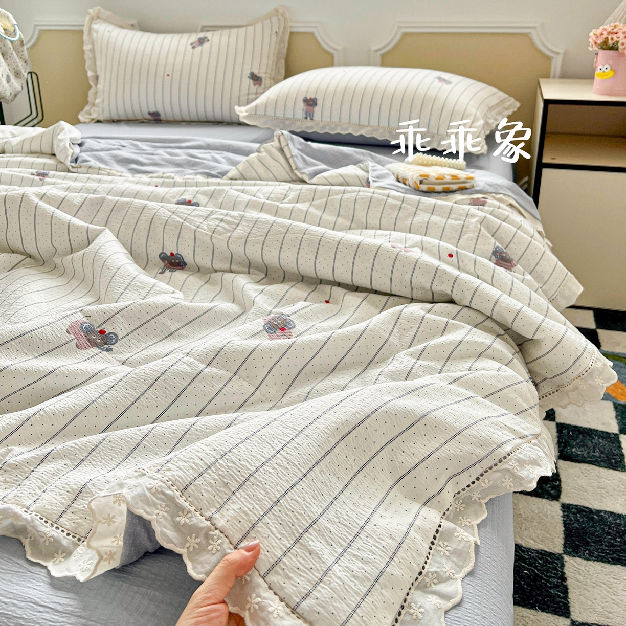 梦纤绒 2026新款云感皱皱纱花边款夏被夏凉被空调被四件套 乖乖象