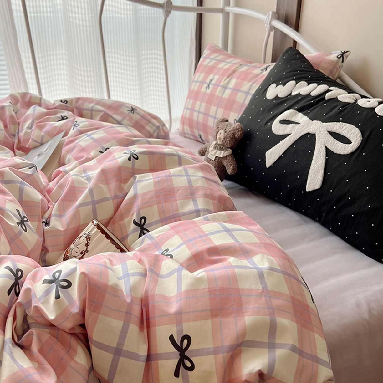 91家纺网 家纺一手货源 找家纺 桃子家居 2026新款A类全棉纯棉水洗棉蝴蝶结条纹小清新混搭毛巾绣枕套少女系四件套 水洗棉-软糖蝴蝶结粉