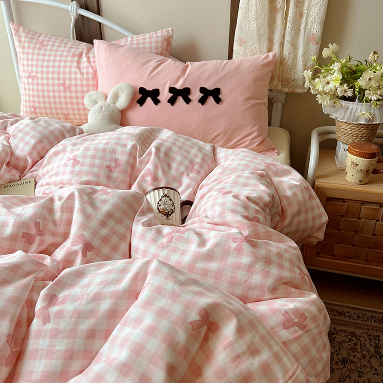 91家纺网 家纺一手货源 找家纺 桃子家居 2026新款A类全棉纯棉水洗棉蝴蝶结条纹小清新混搭毛巾绣枕套少女系四件套 水洗棉-蝴蝶结粉粉