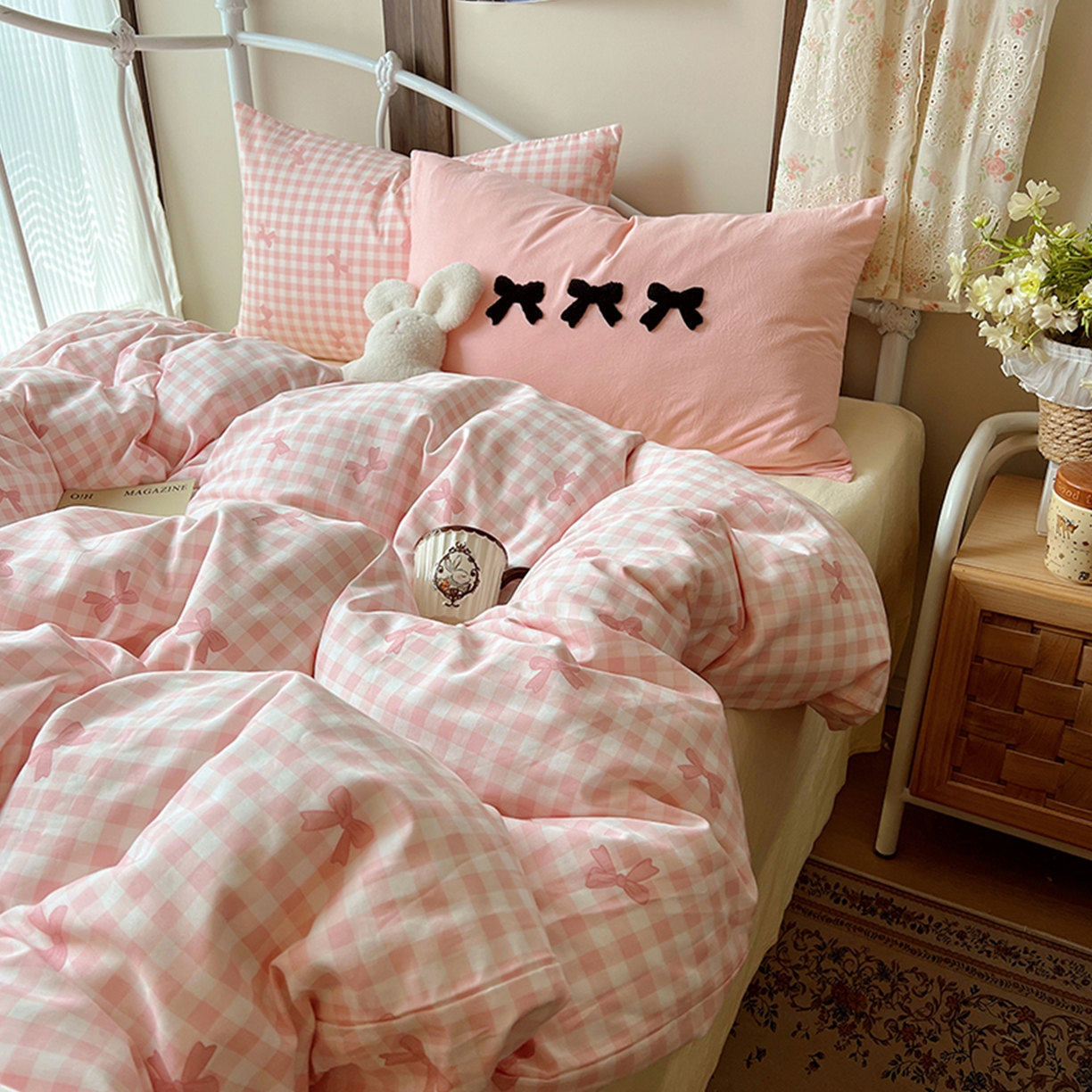 91家纺网 家纺一手货源 找家纺 桃子家居 2026新款A类全棉纯棉水洗棉蝴蝶结条纹小清新混搭毛巾绣枕套少女系四件套 水洗棉-蝴蝶结粉粉