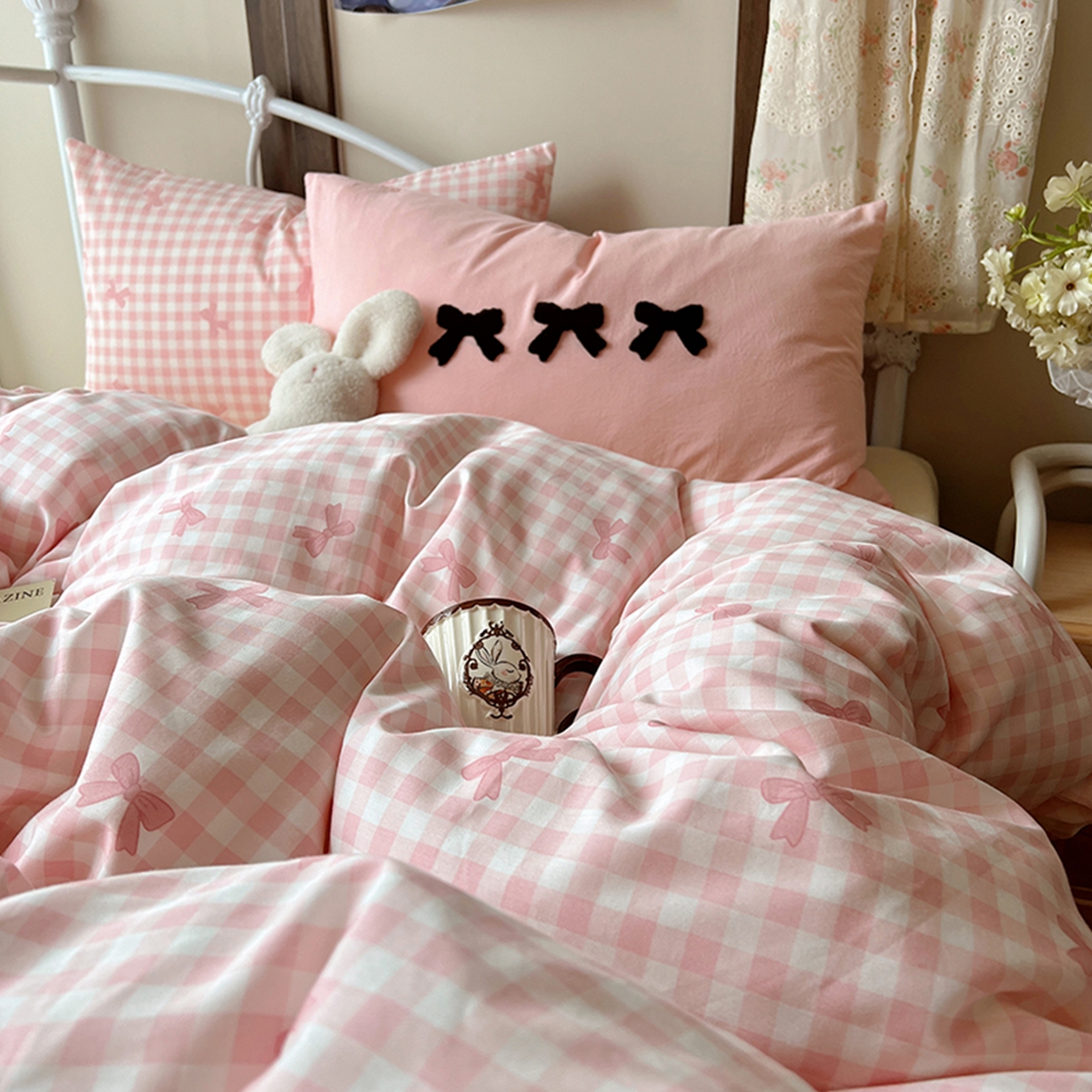 91家纺网 家纺一手货源 找家纺 桃子家居 2026新款A类全棉纯棉水洗棉蝴蝶结条纹小清新混搭毛巾绣枕套少女系四件套 水洗棉-蝴蝶结粉粉