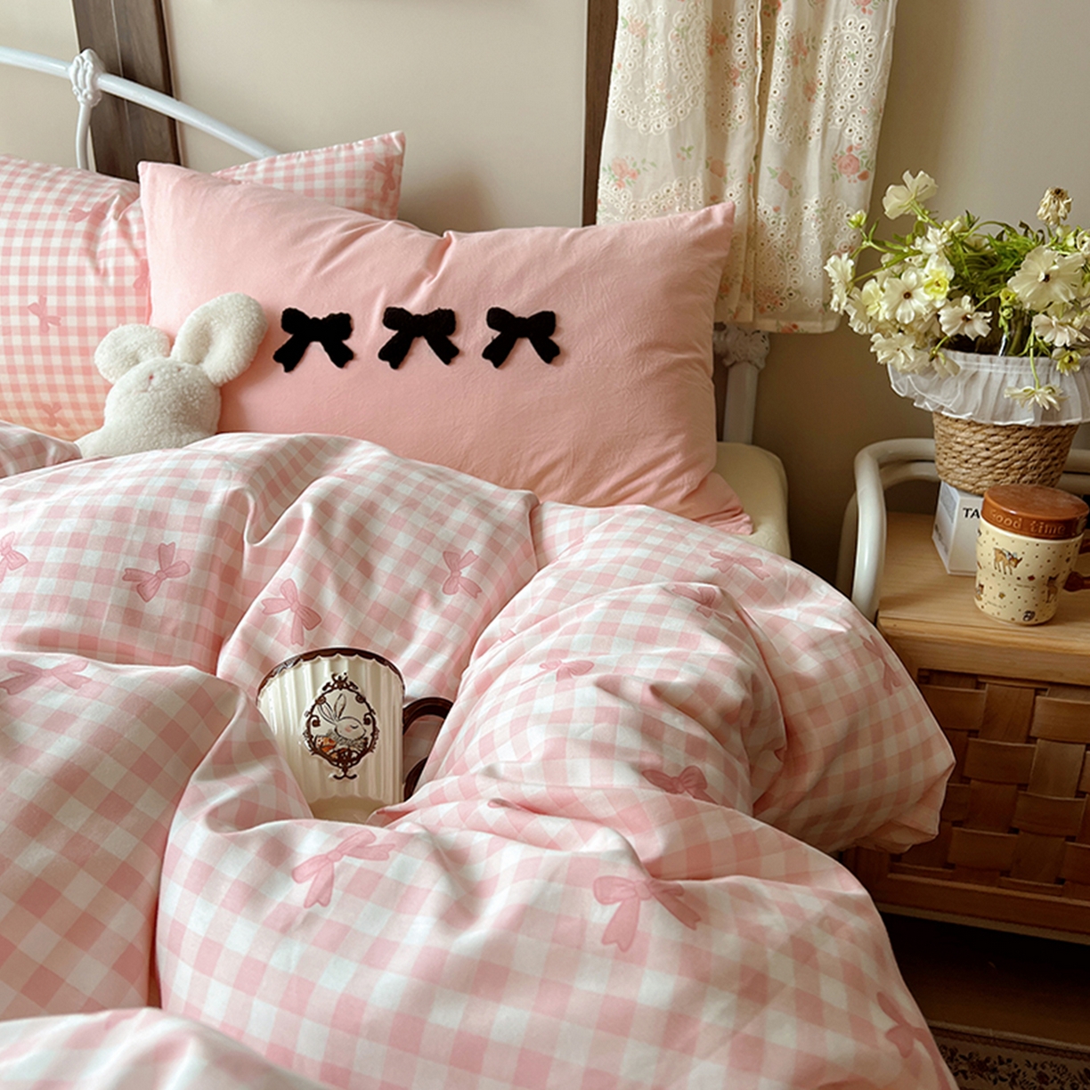 91家纺网 家纺一手货源 找家纺 桃子家居 2026新款A类全棉纯棉水洗棉蝴蝶结条纹小清新混搭毛巾绣枕套少女系四件套 水洗棉-蝴蝶结粉粉