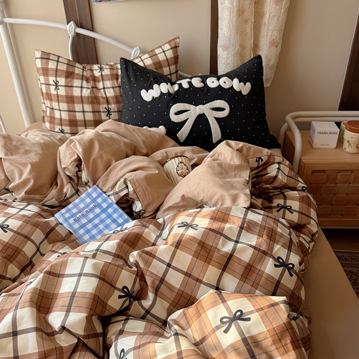 91家纺网 家纺一手货源 找家纺 桃子家居 2026新款A类全棉纯棉水洗棉蝴蝶结条纹小清新混搭毛巾绣枕套少女系四件套 水洗棉-焦糖蝴蝶结棕