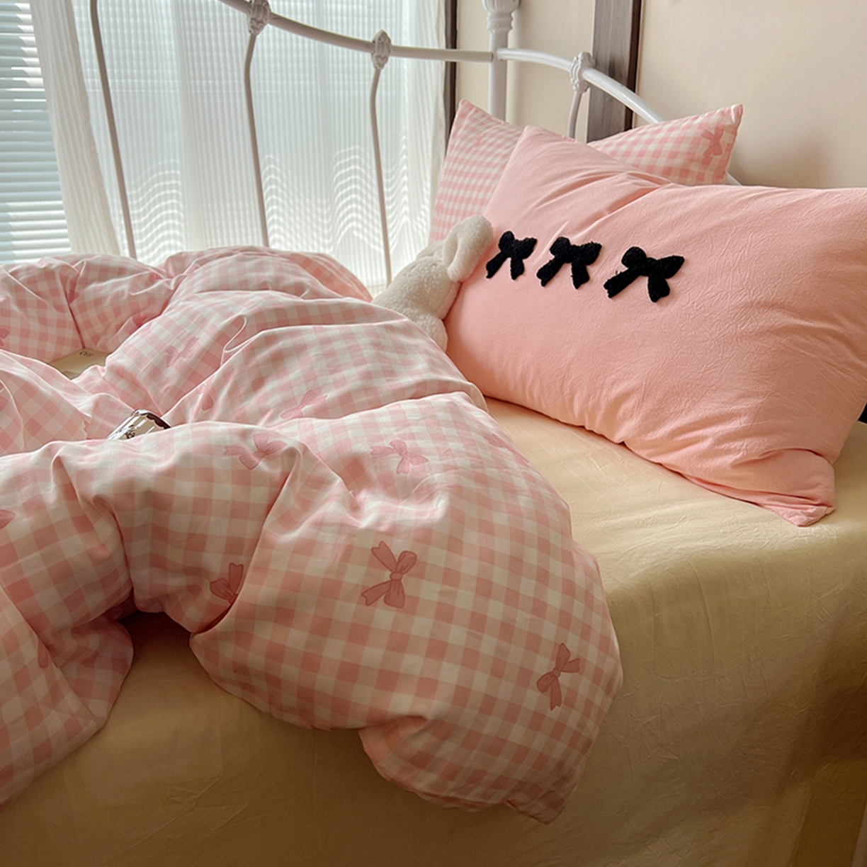 91家纺网 家纺一手货源 找家纺 桃子家居 2026新款A类全棉纯棉水洗棉蝴蝶结条纹小清新混搭毛巾绣枕套少女系四件套 水洗棉-蝴蝶结粉粉