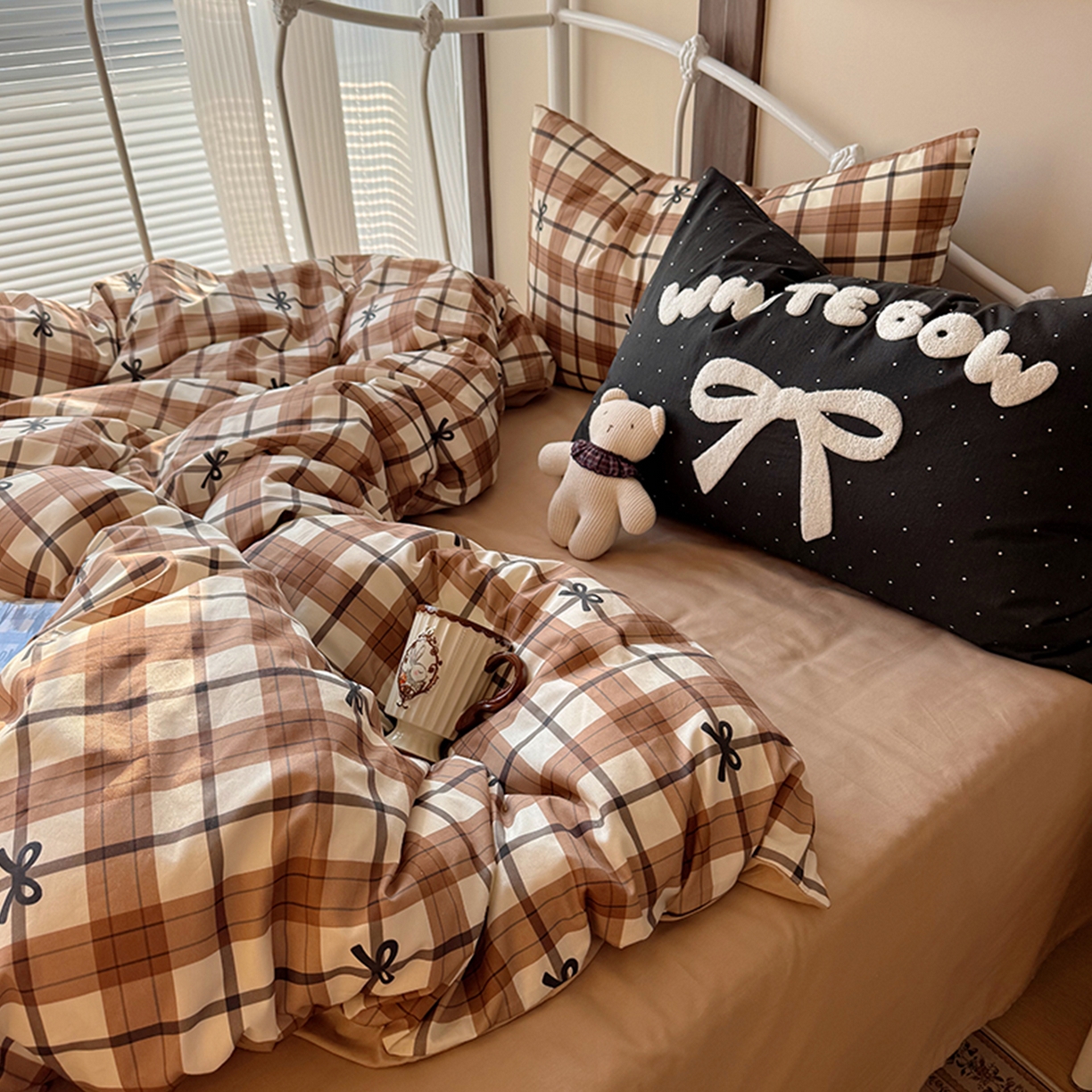 91家纺网 家纺一手货源 找家纺 桃子家居 2026新款A类全棉纯棉水洗棉蝴蝶结条纹小清新混搭毛巾绣枕套少女系四件套 水洗棉-焦糖蝴蝶结棕