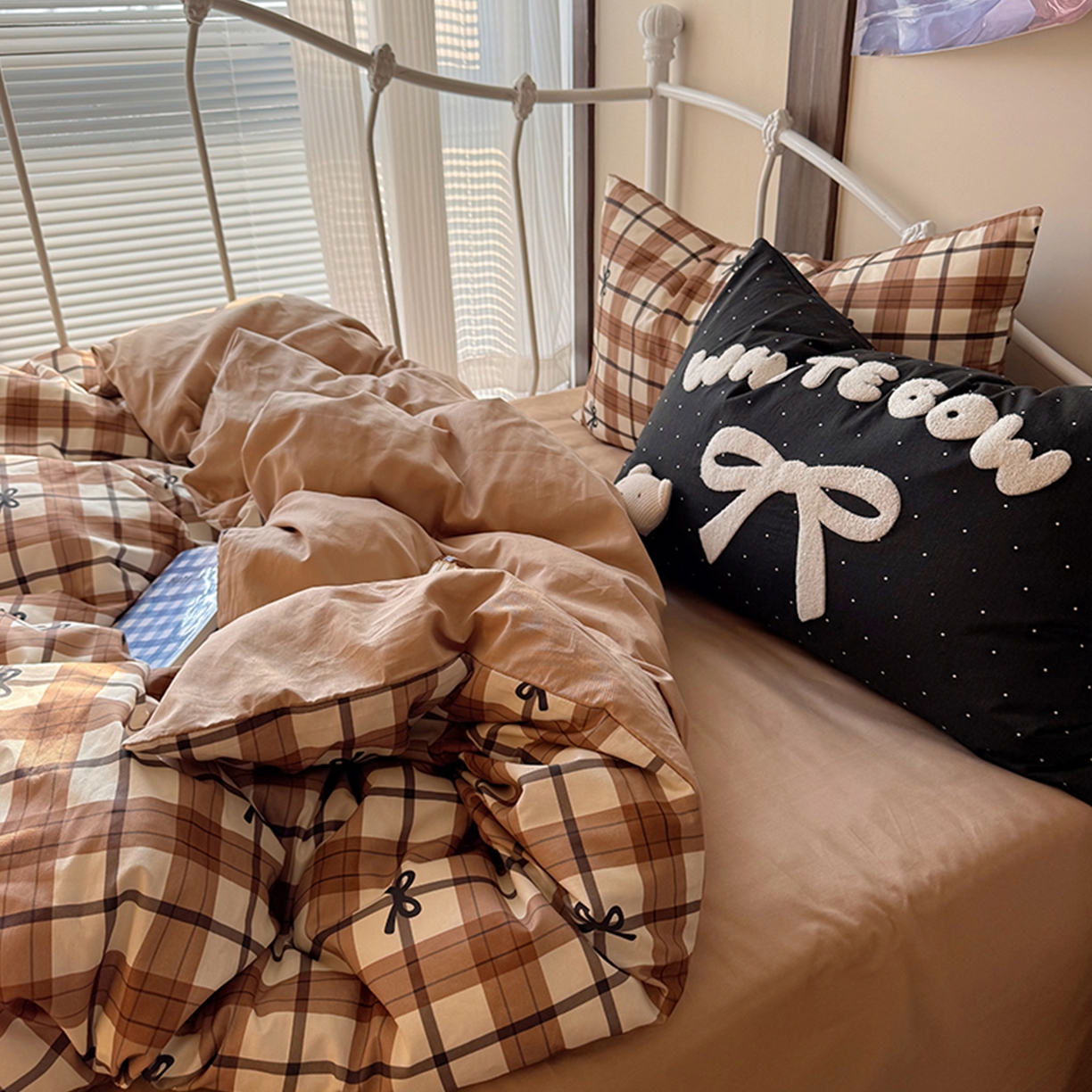 91家纺网 家纺一手货源 找家纺 桃子家居 2026新款A类全棉纯棉水洗棉蝴蝶结条纹小清新混搭毛巾绣枕套少女系四件套 水洗棉-焦糖蝴蝶结棕