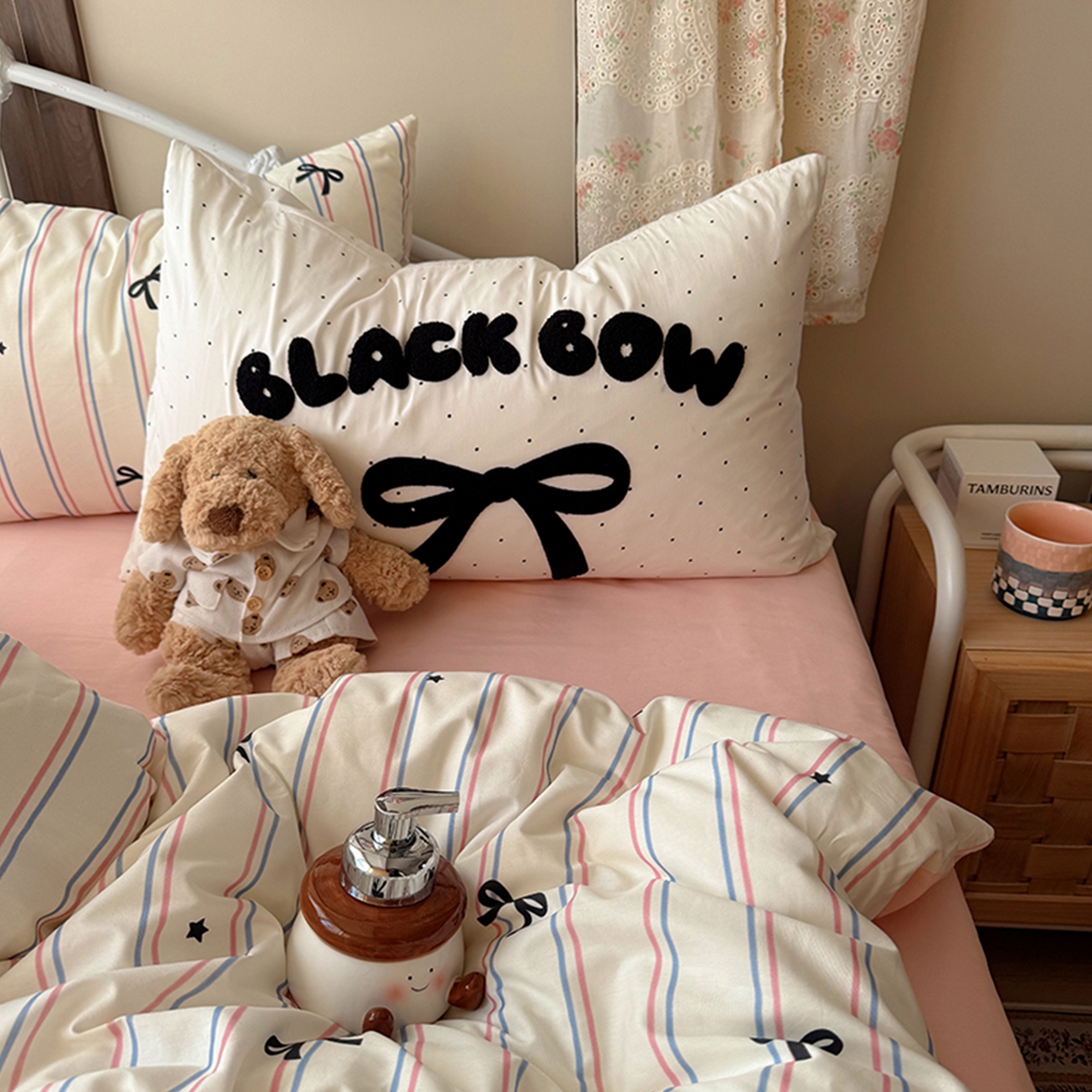 91家纺网 家纺一手货源 找家纺 桃子家居 2026新款A类全棉纯棉水洗棉蝴蝶结条纹小清新混搭毛巾绣枕套少女系四件套 水洗棉-蜜桃气泡条