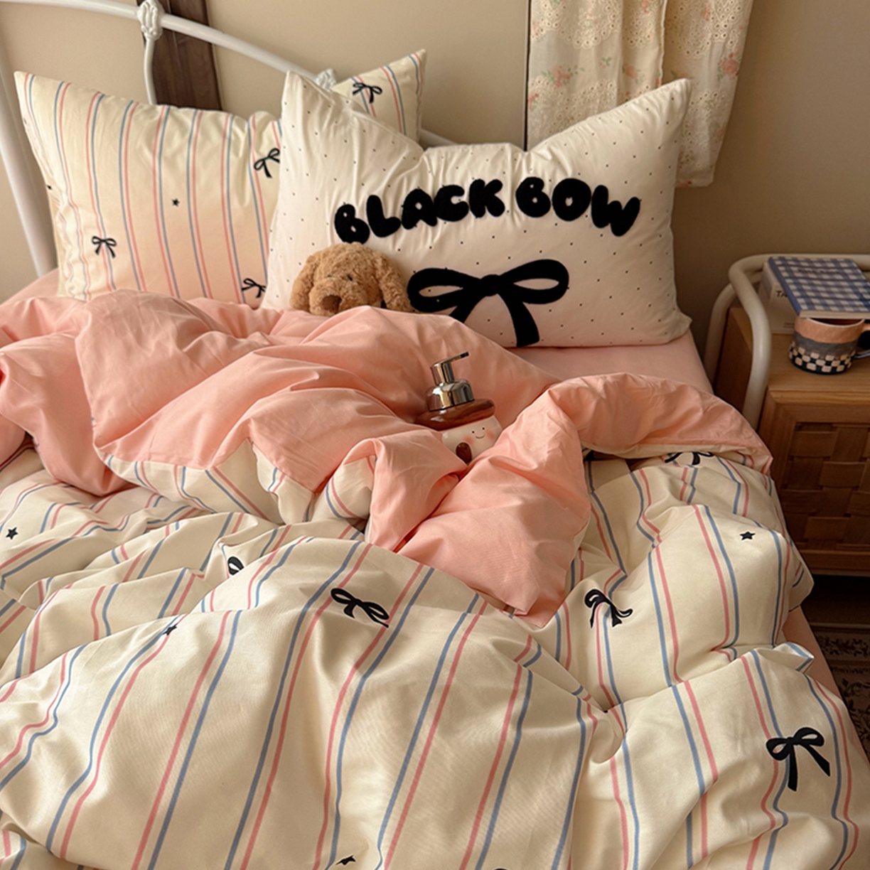 91家纺网 家纺一手货源 找家纺 桃子家居 2026新款A类全棉纯棉水洗棉蝴蝶结条纹小清新混搭毛巾绣枕套少女系四件套 水洗棉-蜜桃气泡条
