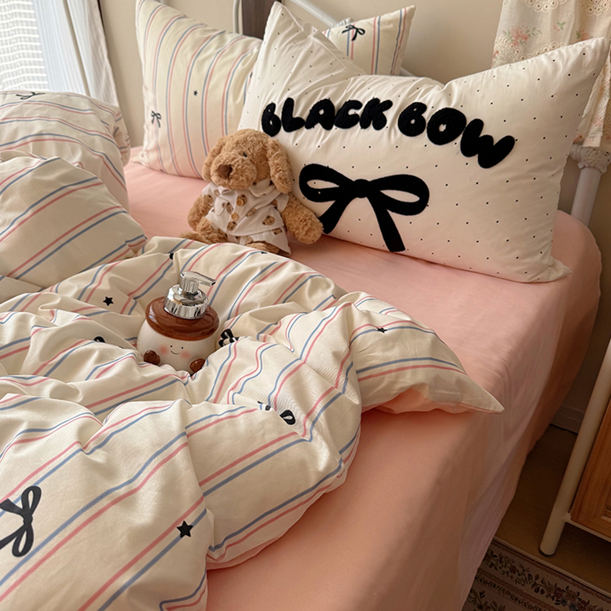 91家纺网 家纺一手货源 找家纺 桃子家居 2026新款A类全棉纯棉水洗棉蝴蝶结条纹小清新混搭毛巾绣枕套少女系四件套 水洗棉-蜜桃气泡条