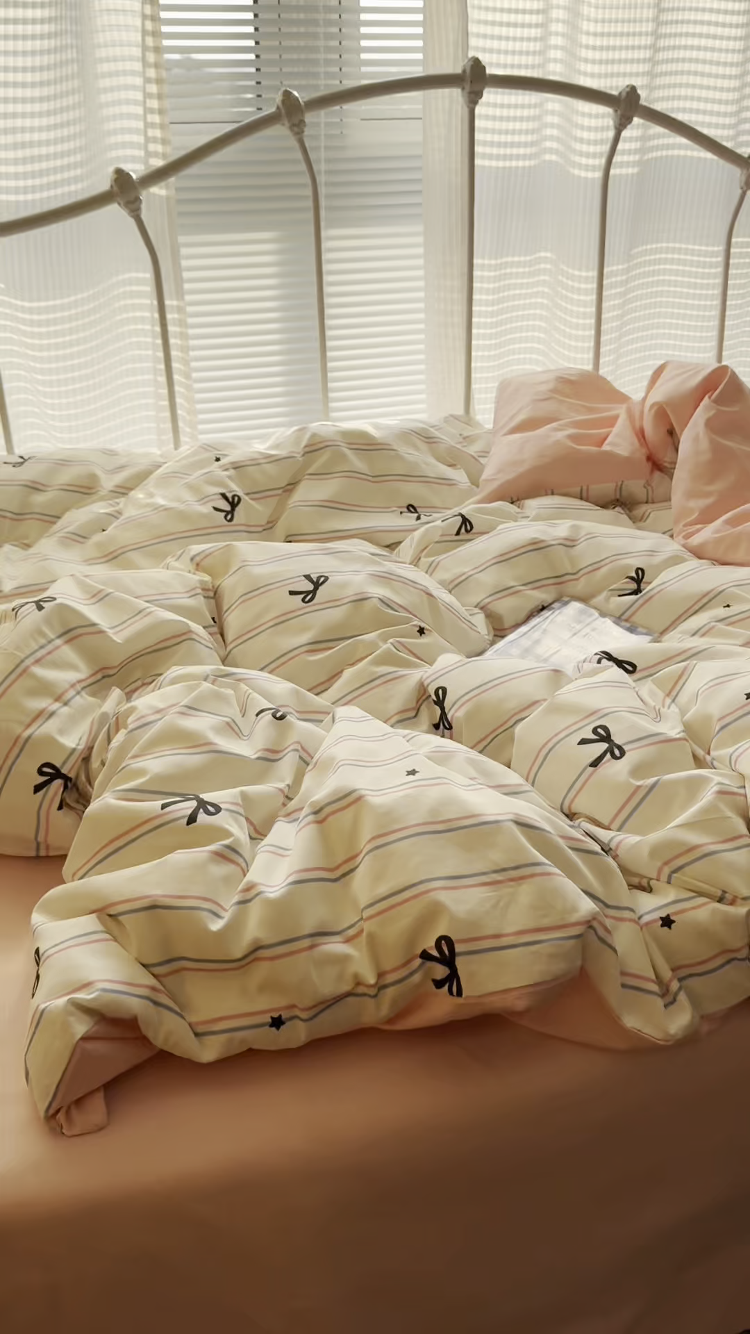 91家纺网 家纺一手货源 找家纺 桃子家居 2026新款A类全棉纯棉水洗棉蝴蝶结条纹小清新混搭毛巾绣枕套少女系四件套 水洗棉-蜜桃气泡条