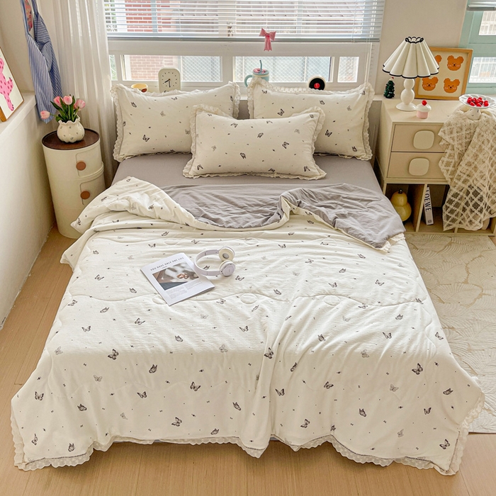 91家纺网 家纺一手货源 找家纺 梦纤绒 2026新款云感皱皱纱花边款夏被夏凉被空调被四件套 蝴蝶梦