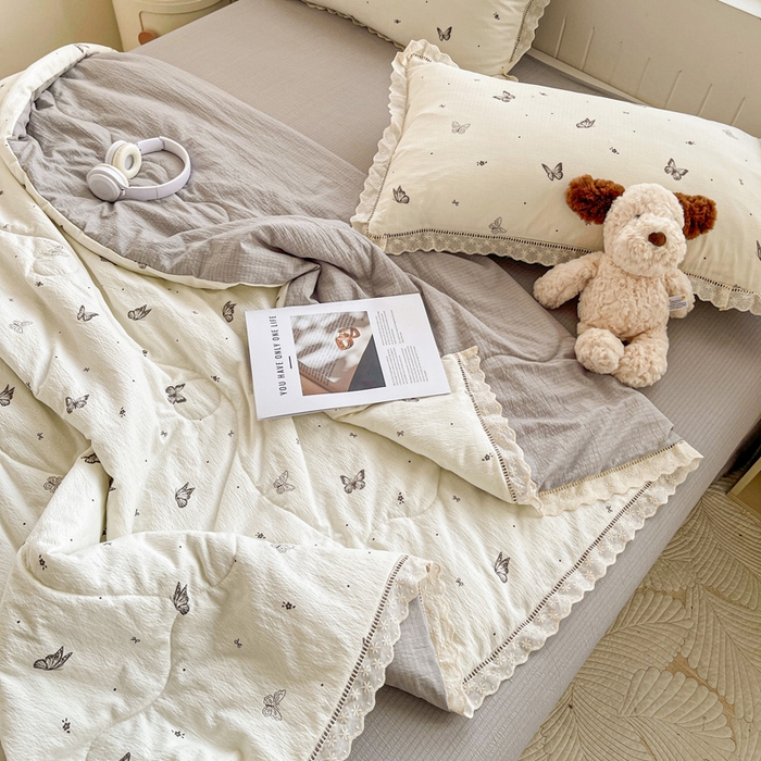 91家纺网 家纺一手货源 找家纺 梦纤绒 2026新款云感皱皱纱花边款夏被夏凉被空调被四件套 蝴蝶梦