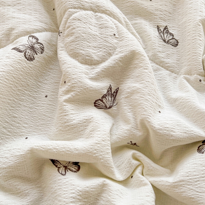 91家纺网 家纺一手货源 找家纺 梦纤绒 2026新款云感皱皱纱花边款夏被夏凉被空调被四件套 蝴蝶梦