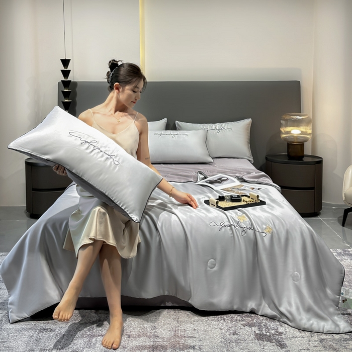 91家纺网 家纺一手货源 找家纺 红嘴企鹅 2026新款浪漫蝴蝶冰丝夏被夏凉被空调被 浪漫-银灰+深灰